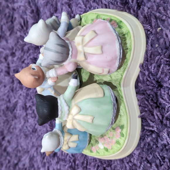 Vintage Schmid Porcelain Bisque Kitty Cucumber Playing London Bridge #822 - Picture 3 of 9